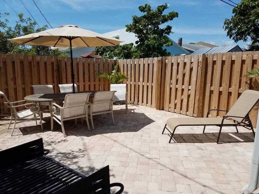 Hawaiian Cottage - Heated Pool Walk To The Beach Cocoa Beach Exterior foto
